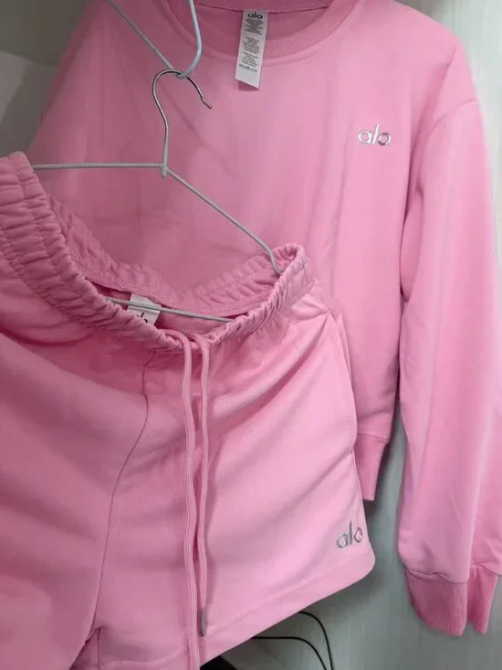 alo Loungewear Yoga Set - Picture 1 of 5